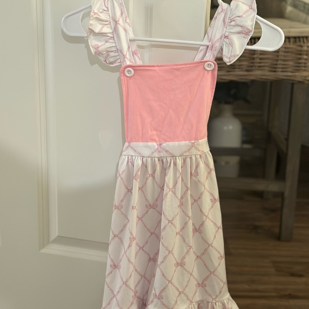 Smocked Polkadot bow dress 4T